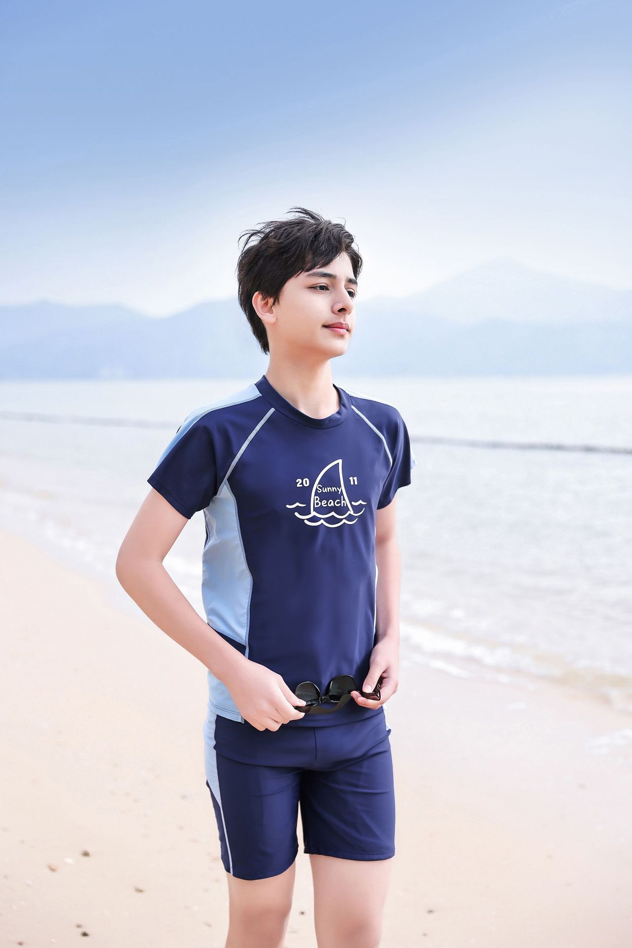 大童男孩短袖泳衣套裝(二件組)-鯊魚鰭-深藍色-泳衣、泳褲