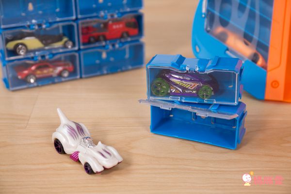 【美國 Hot Wheels 風火輪】❤ 獨家 $199 送攜帶收納盒 ❤ 買越多、送越多！