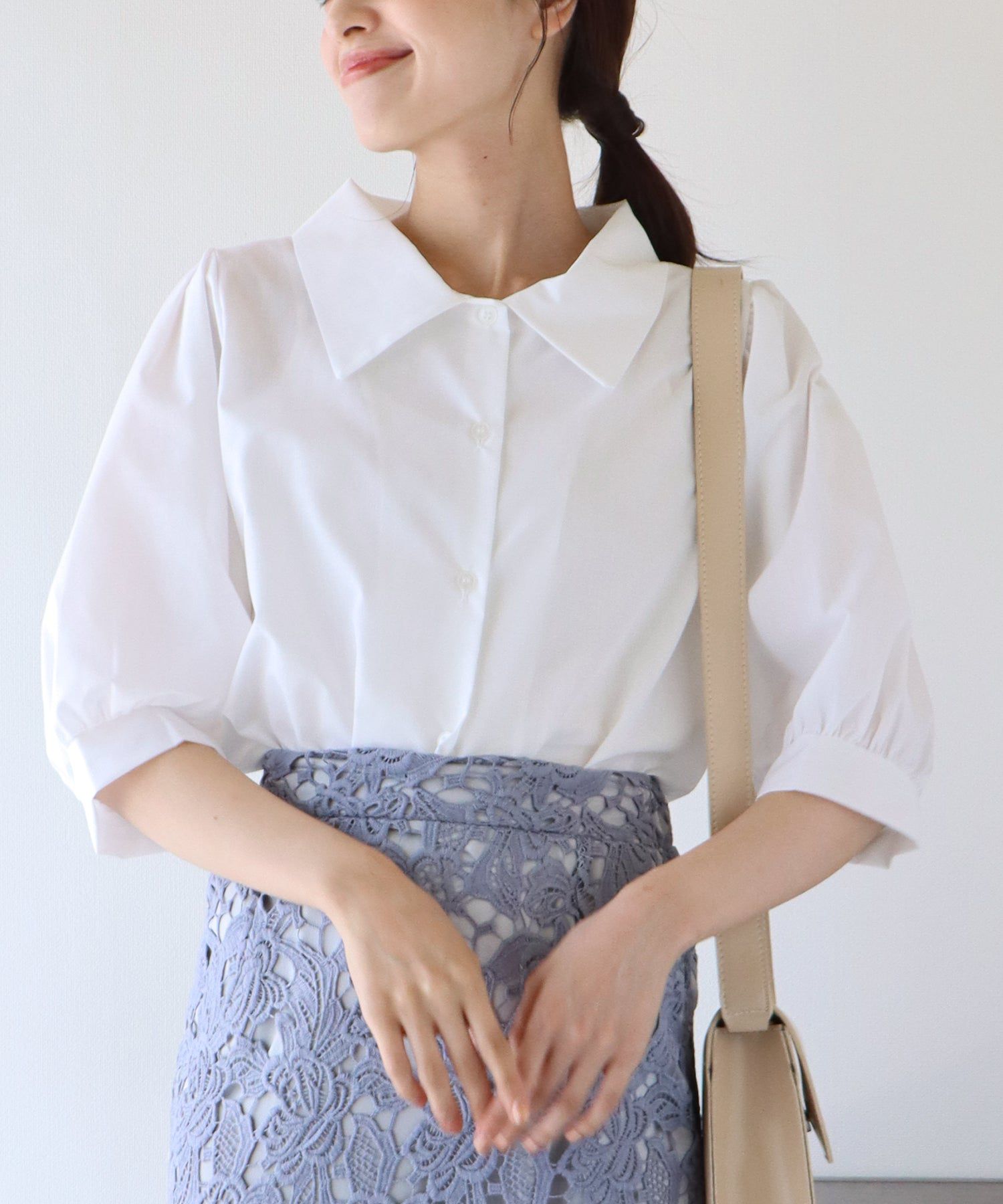 日本 BLUE EAST - 百搭翻領澎澎袖襯衫-直條紋-水藍