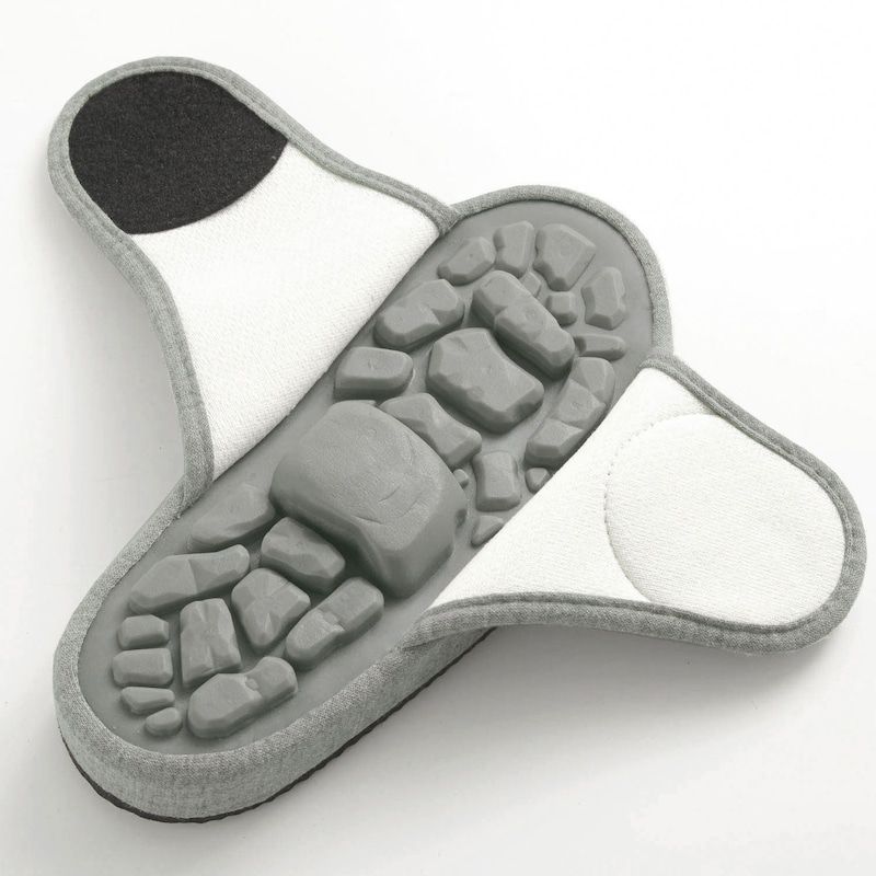 日本千趣會 - 硬式足底按摩室內拖鞋-岩石造型-深灰