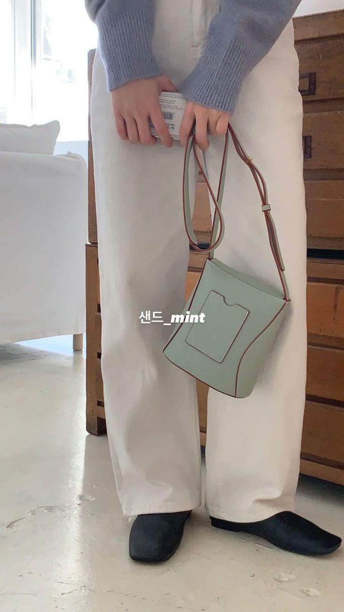 韓國lemego - 牛皮復古金釦側背包(Sand)-薄荷綠