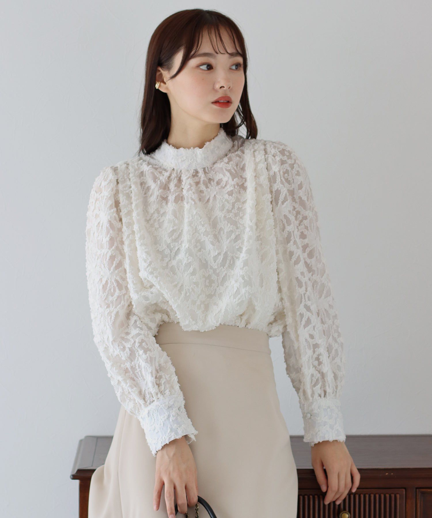 日本 BLUE EAST - 歐風浪漫花朵氣球長袖襯衫-奶茶