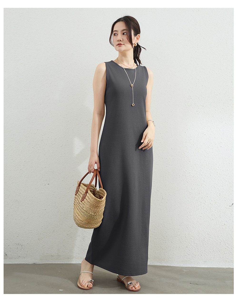 百搭圓領修身長洋裝-無袖款-深灰