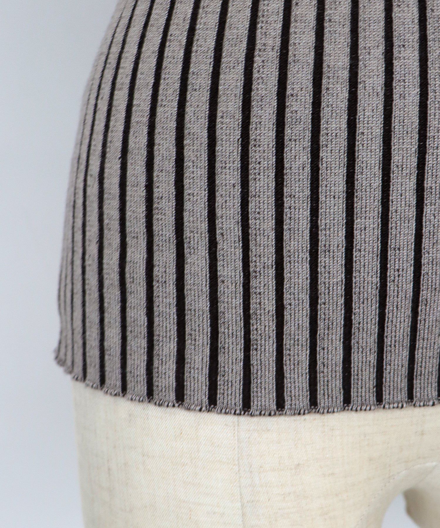 日本 BLUE EAST - 彈性百搭羅紋長袖上衣-黑