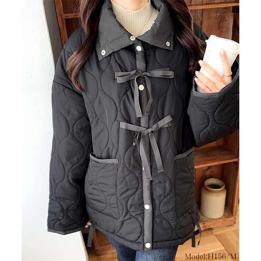 mily bilet 甜美配色絲帶翻領科技羽絨外套-黑