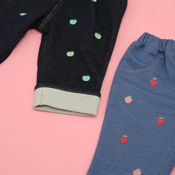 日本 ZOOLAND - 水果樂園 滿版印花摺邊七分褲-草莓-中藍