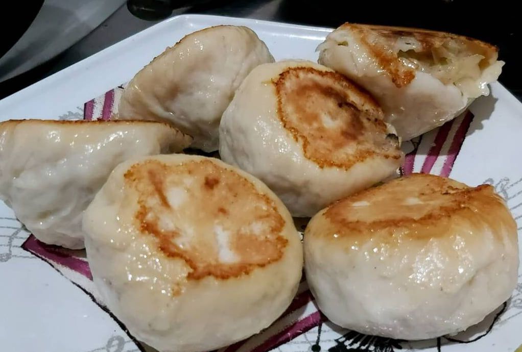 士林排隊美食！【大上海生煎包】皮脆肉汁噴發，0廚藝完美複製