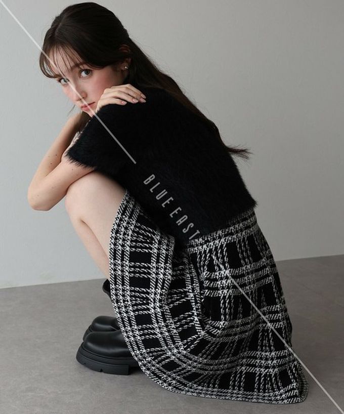 日本 BLUE EAST - 甜心格紋針織迷你短裙-深棕黑