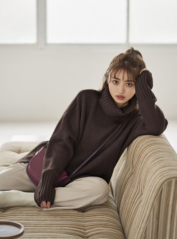 日本 GRL - 大寬鬆高領開衩針織毛衣-鐵灰