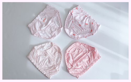(4入組)女寶無螢光輕柔棉三角褲-條紋X櫻桃