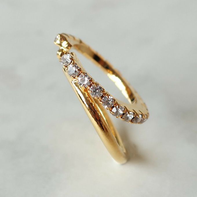 日本 Melody Accessory - 日本製 成熟感水鑽交錯線條耳骨夾-銀