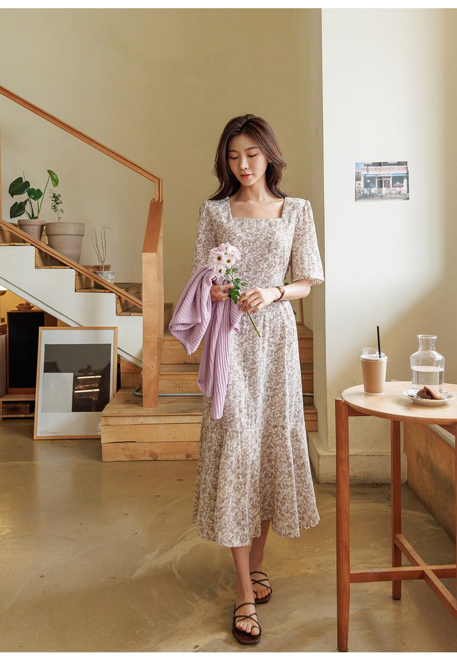 韓國 Urbantheroom - ㄩ字領收腰綁帶拼接洋裝-白底碎花 (Free)