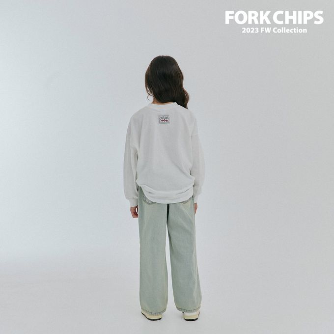韓國 FORK CHIPS - 品牌刺繡點綴圓領長袖上衣-象牙白