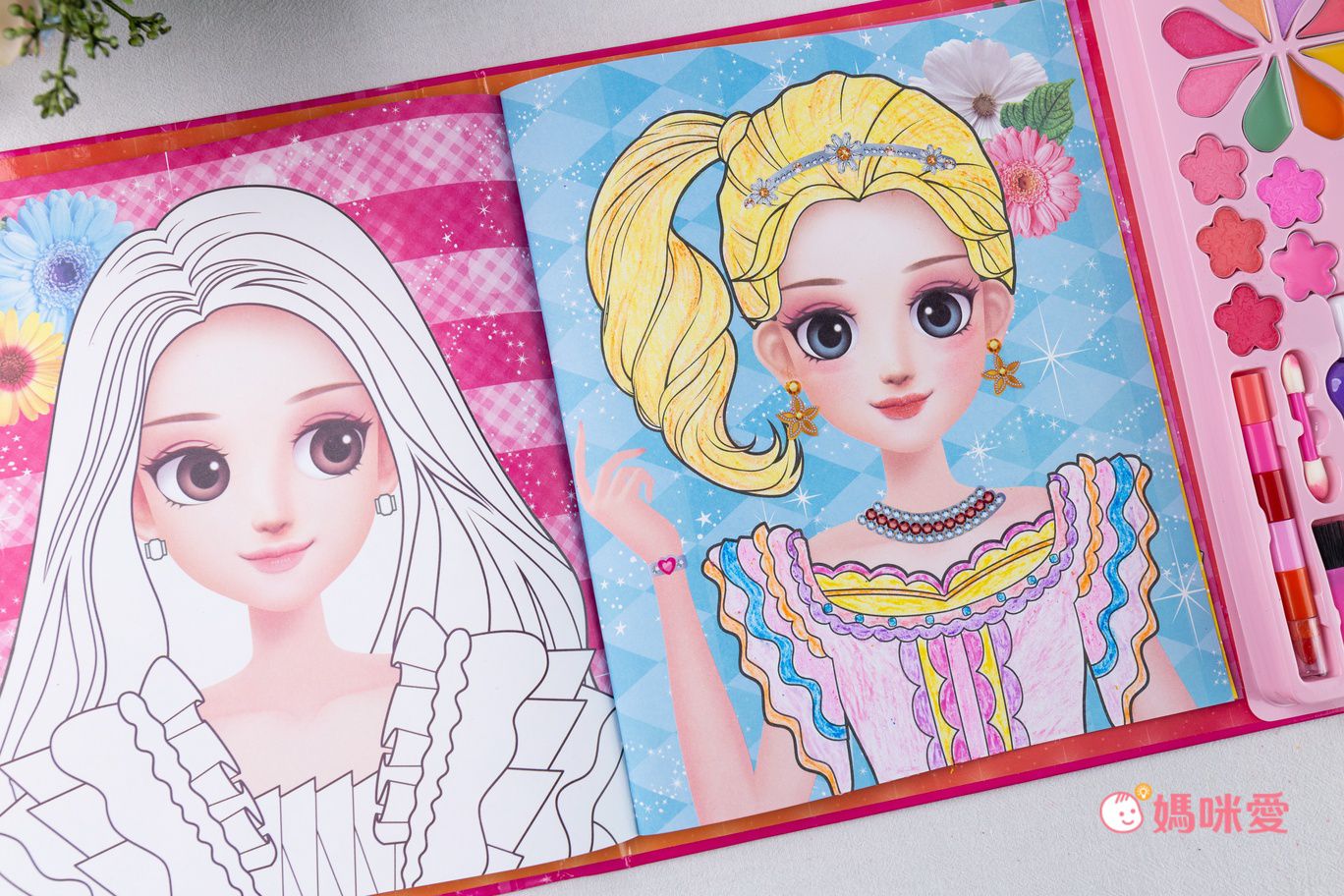 \遊戲書盛宴/ 安全無毒彩妝遊戲書 和百變茉莉一起變漂亮☆