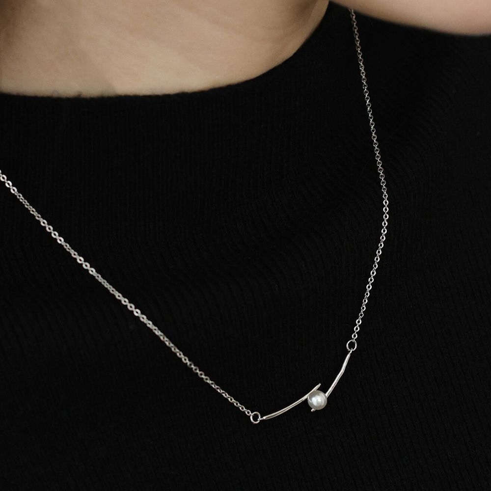 韓國製 珍珠不平衡線條優雅項鏈-銀