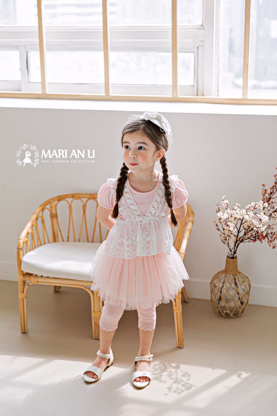 韓國 mari an u - V領蕾絲花朵假背心上衣-粉紅