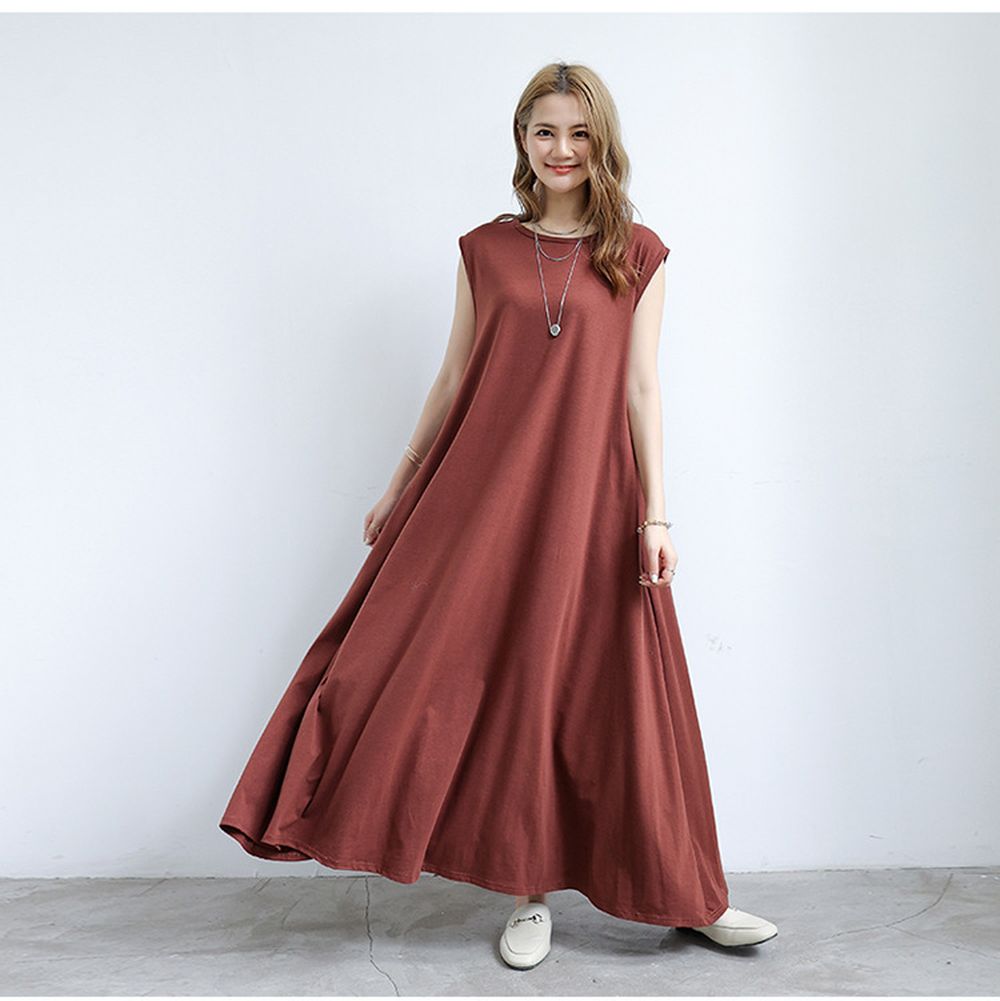 3D立體剪裁顯瘦無袖長洋裝-咖啡色