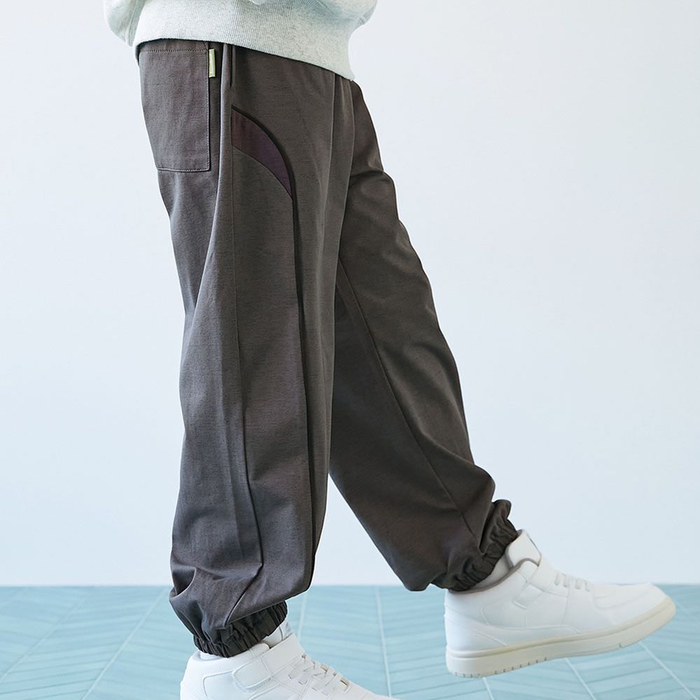 [快乾防皺] 運動風輕盈束口長褲-直條-炭灰