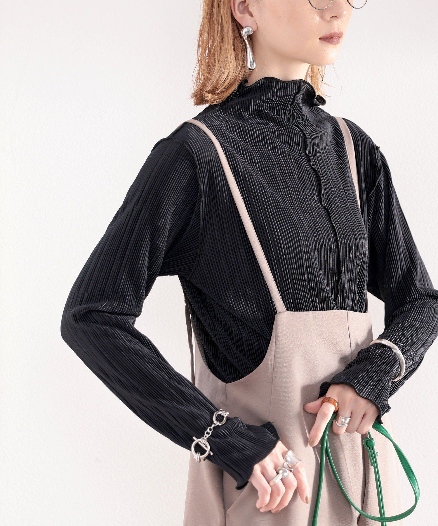 日本 Classical Elf - 光澤感木耳邊薄長袖上衣-酪梨綠