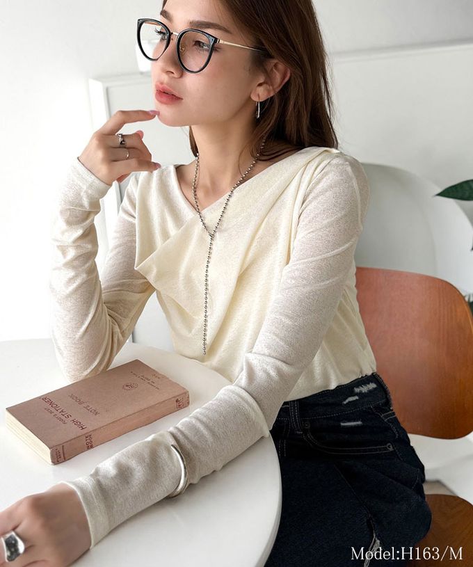 日本 Classical Elf - 柔美皺摺顯瘦V領薄長袖上衣-淺灰