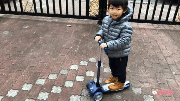 Maserati - 瑪莎拉蒂授權滑板車-藍色-(發光輪+可折疊)