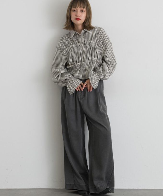 日本 ELENCARE DUE - 短版設計感皺摺格紋長袖襯衫-黑白