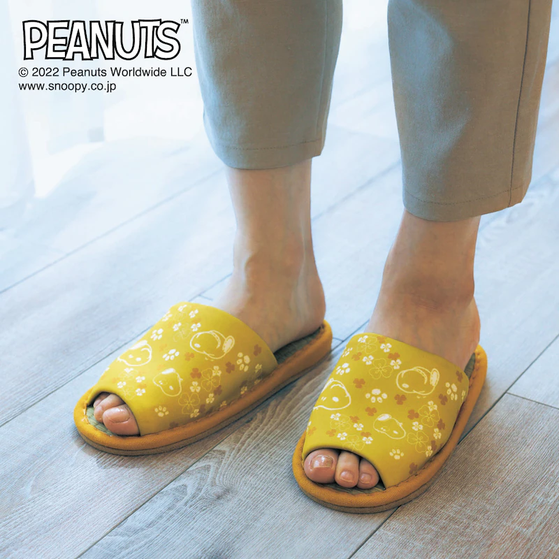 日本千趣會 - 史努比 藺草透氣舒適室內拖鞋-和風圖騰-黃 (22-24cm)