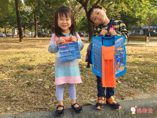 【美國 Hot Wheels 風火輪】❤ 獨家 $199 送攜帶收納盒 ❤ 買越多、送越多！