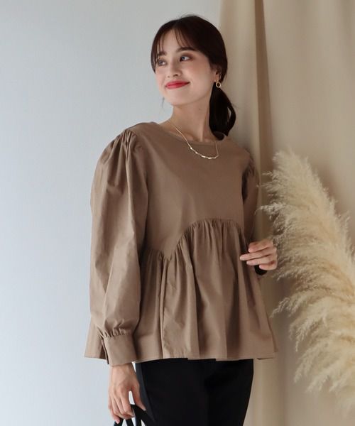 日本 BLUE EAST - 美背綁帶抓皺澎澎長袖上衣-白