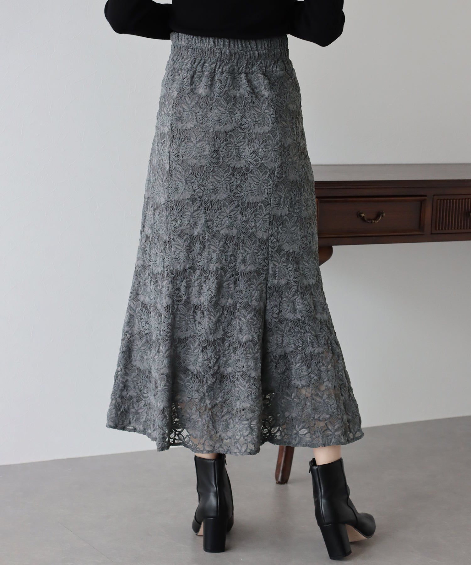 日本 BLUE EAST - 華麗全蕾絲鬆緊魚尾裙-黑