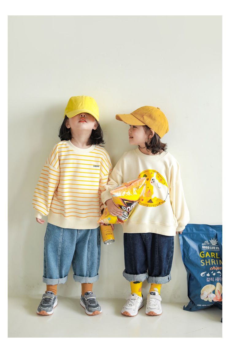 休閒印花圓領長袖上衣-塗鴉插畫-杏色