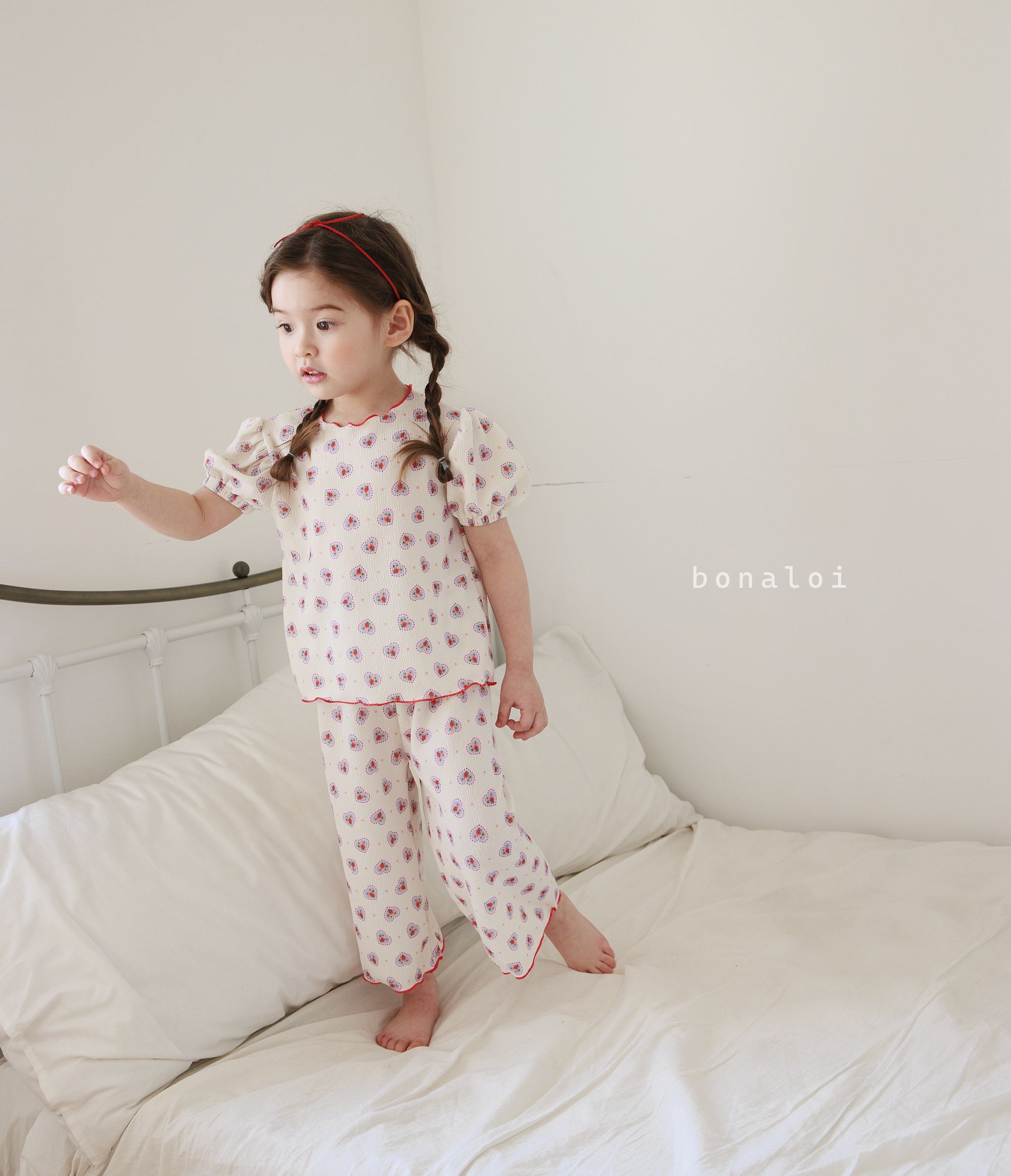 韓國 Bonaloi - 滿版愛心泡泡袖捲邊套裝-淺粉紅