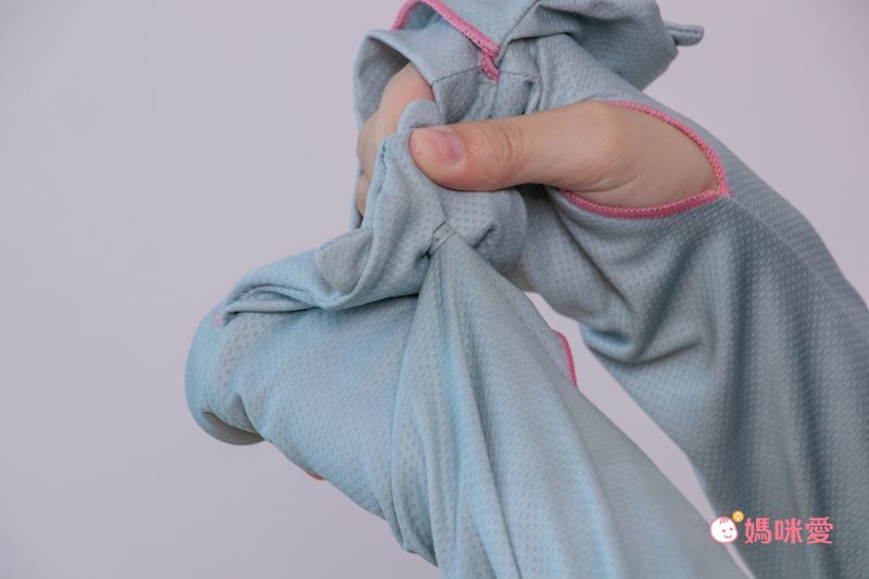 日本 TOYO CASE - -3度抗UV吸水涼感2way防曬袖套-小藍熊 (12x58cm)