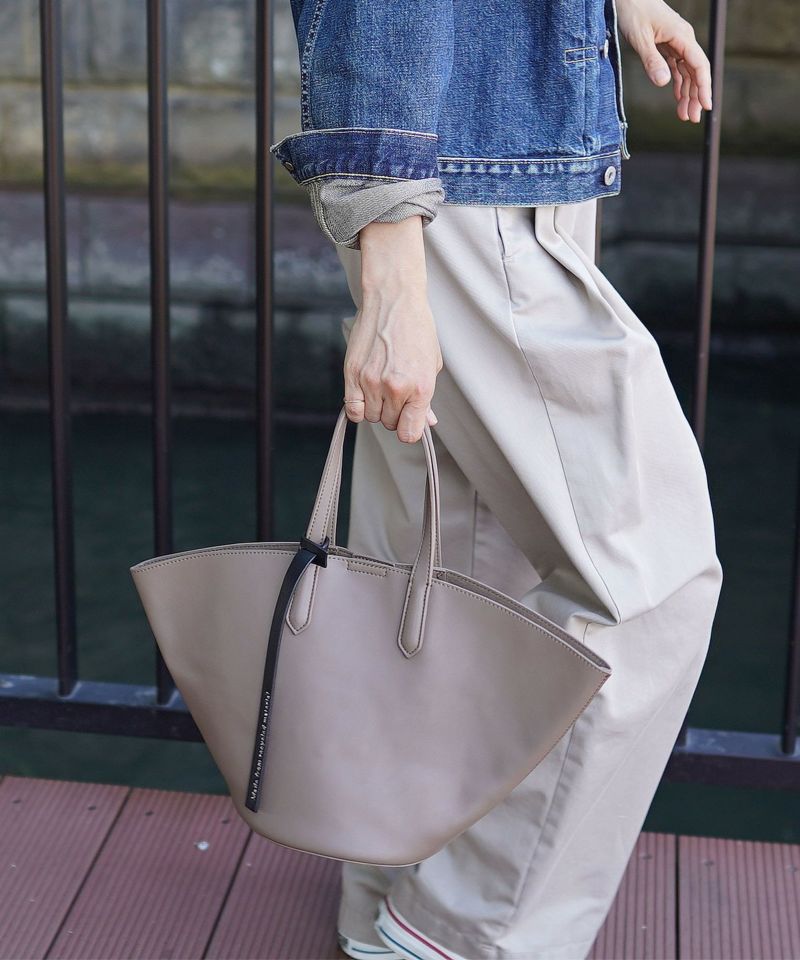 日本 COOCO - 環保材質仿皮扇形大容量托特包-黑 (W16.5*H23*D15cm)