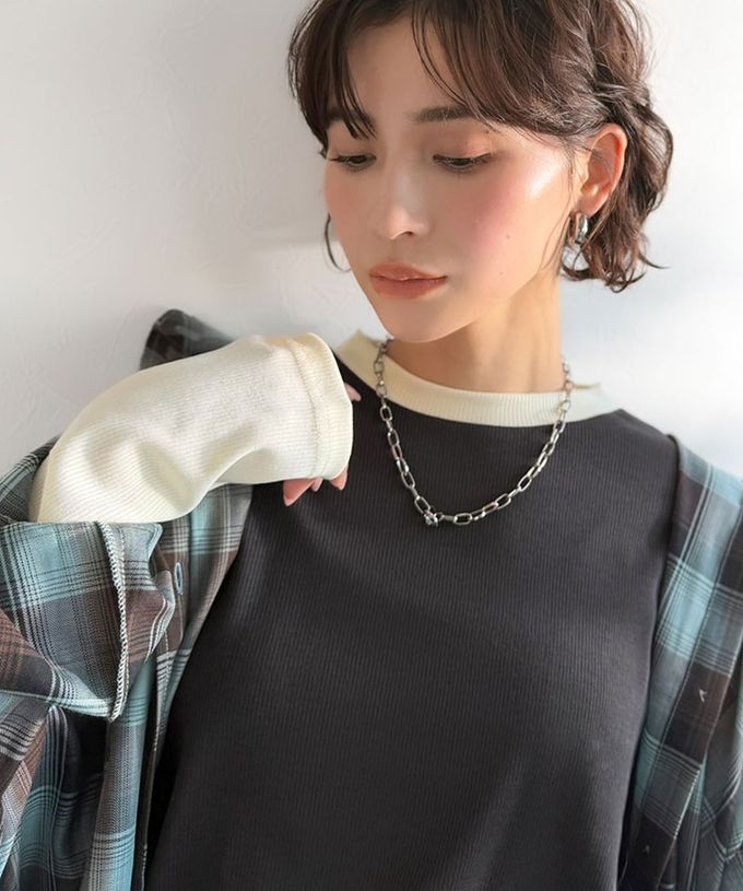 日本 Classical Elf - 時尚配色袖羅紋長袖上衣(指孔設計)-淺灰x芥末