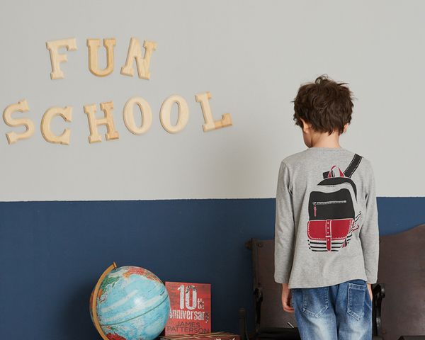 麗嬰房 Little moni - 後背包印圖上衣-麻花灰