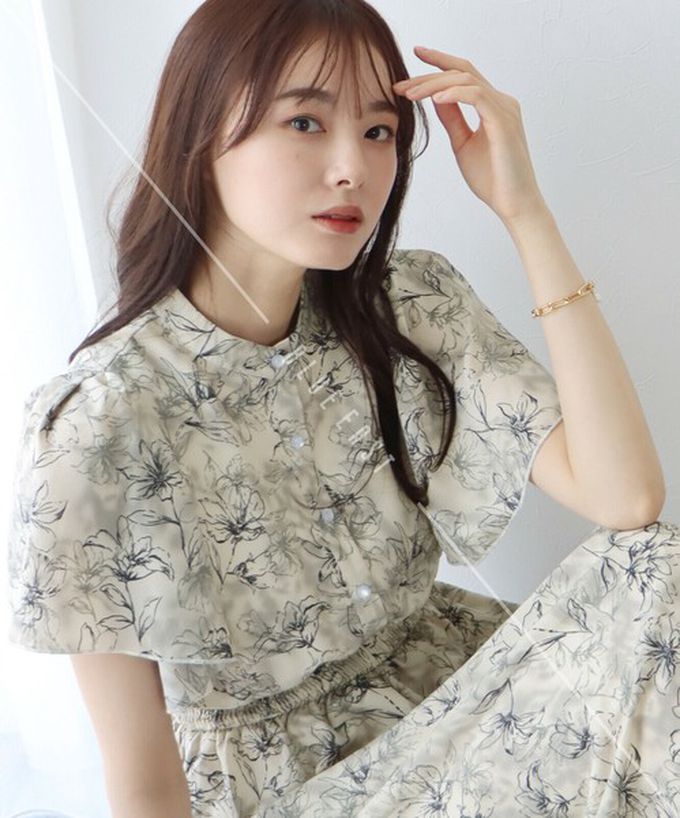 日本 BLUE EAST - 浪漫時光碎花雪紡短袖洋裝-素色-深藍