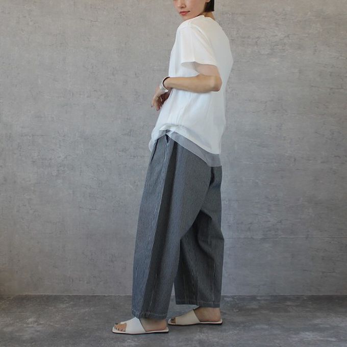 日本女裝代購 - [熱銷款] 超藏肉休閒錐形美腿褲-丹寧-條紋藍