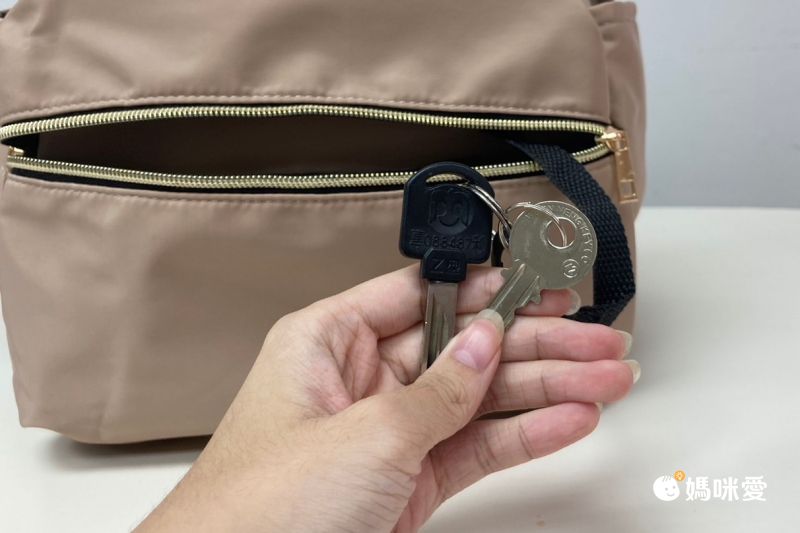 日本 polkapolka - 休閒風 10口袋收納輕量後背包-奶茶棕