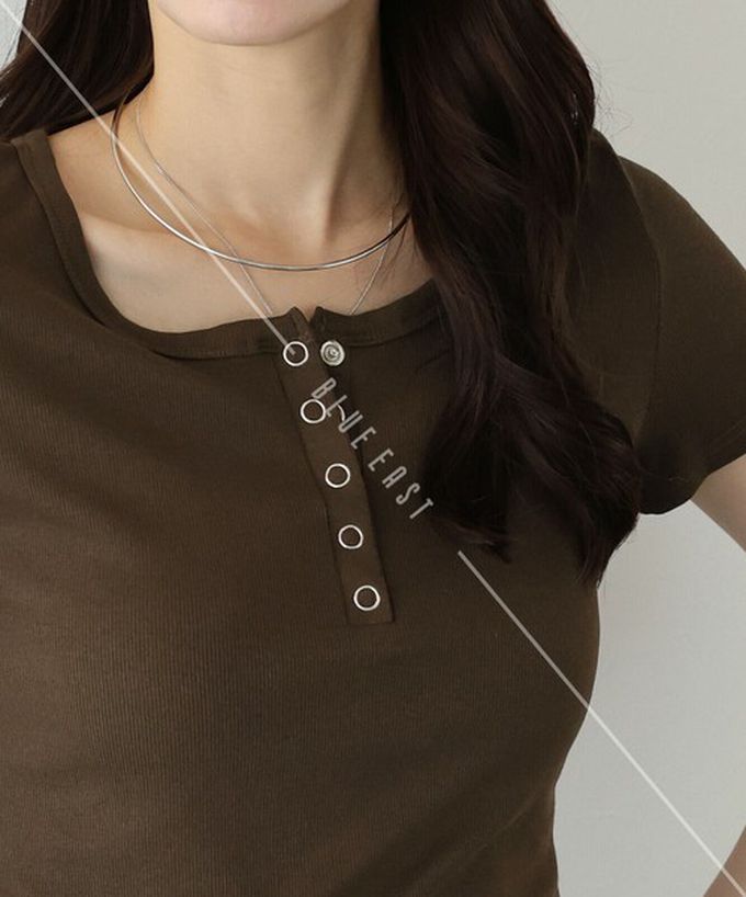 日本 BLUE EAST - 亨利領合身美型短袖上衣-白