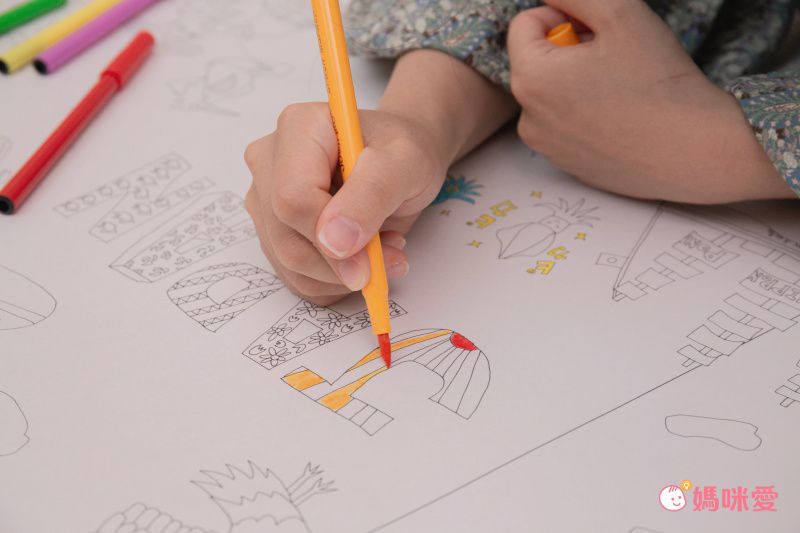 日本 NuRIE - 日本製 創意著色大型塗鴉紙(捲式)-ANIMAL LAB (A0(約84x119cm))