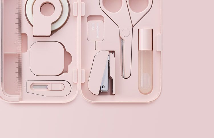 【日本 PLUS】二合一個資保護章Ｘ開箱刀