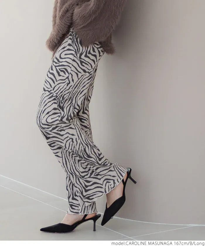 日本 COCA - 時尚彈性細摺垂墜寬褲-斑馬紋