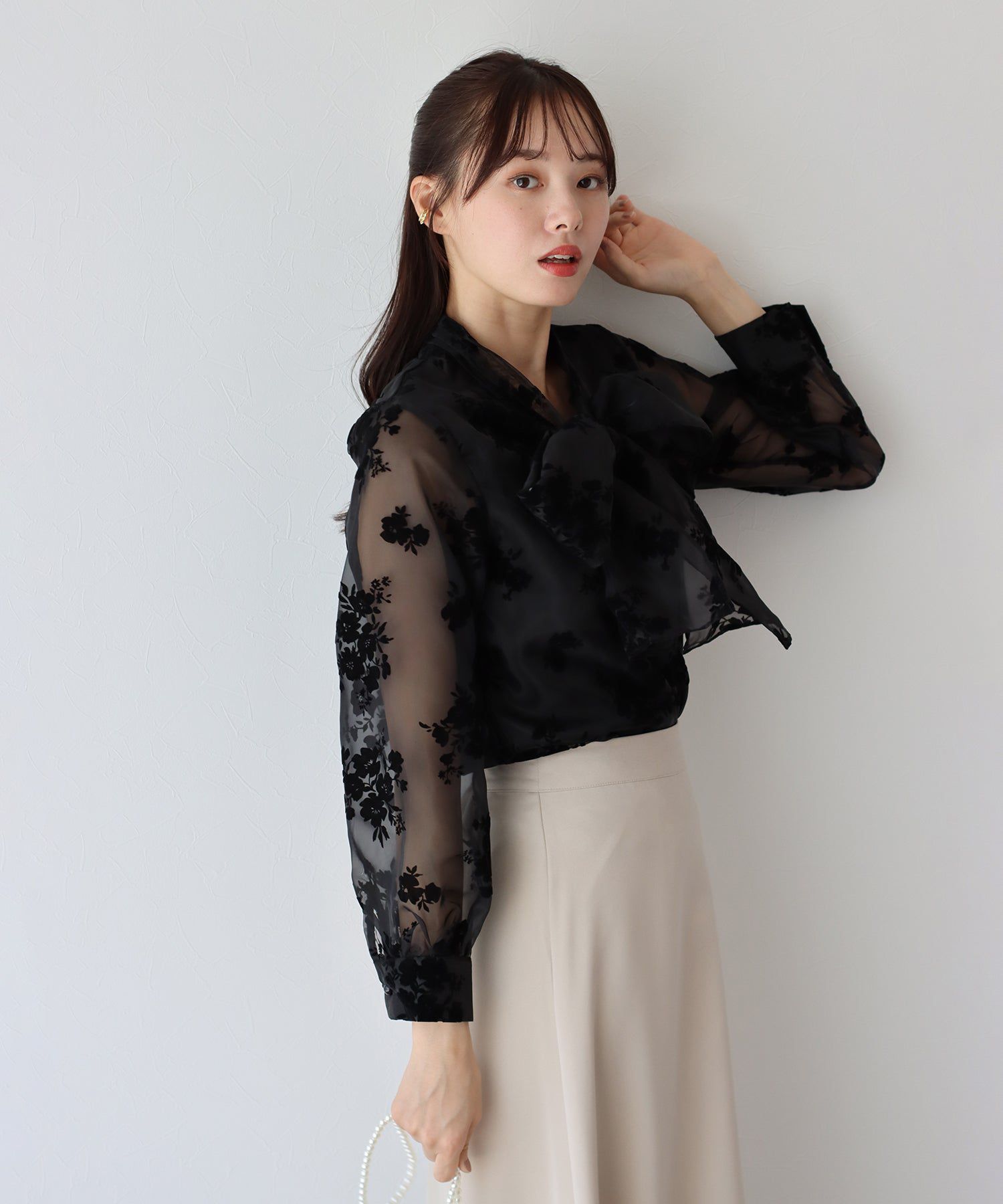 日本 BLUE EAST - 浪漫歐根紗蝴蝶結長袖上衣-黑