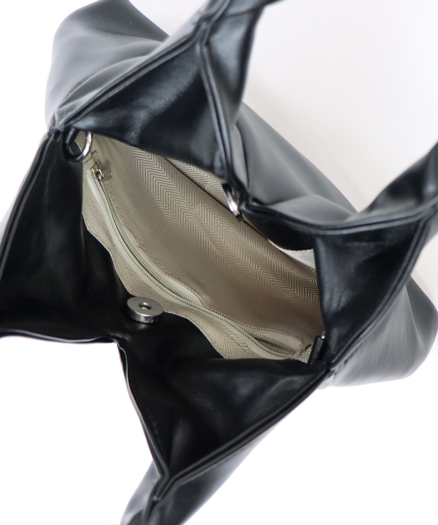 日本 BLUE EAST - 捲捲提把交叉皮革肩背包-卡其