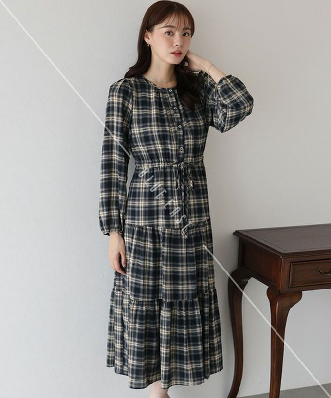日本 BLUE EAST - 經典低調格紋分層束腰長袖洋裝-咖啡棕