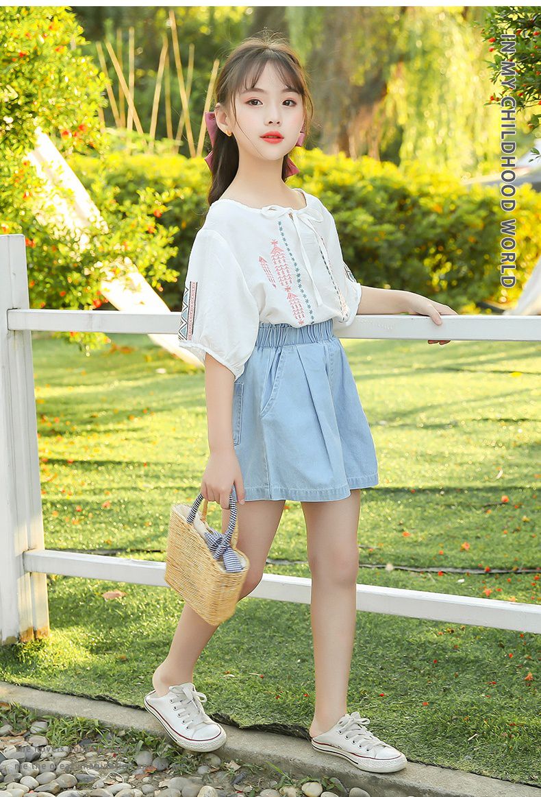 民族風五分袖套裝-民族風刺繡上衣+牛仔短褲-白色