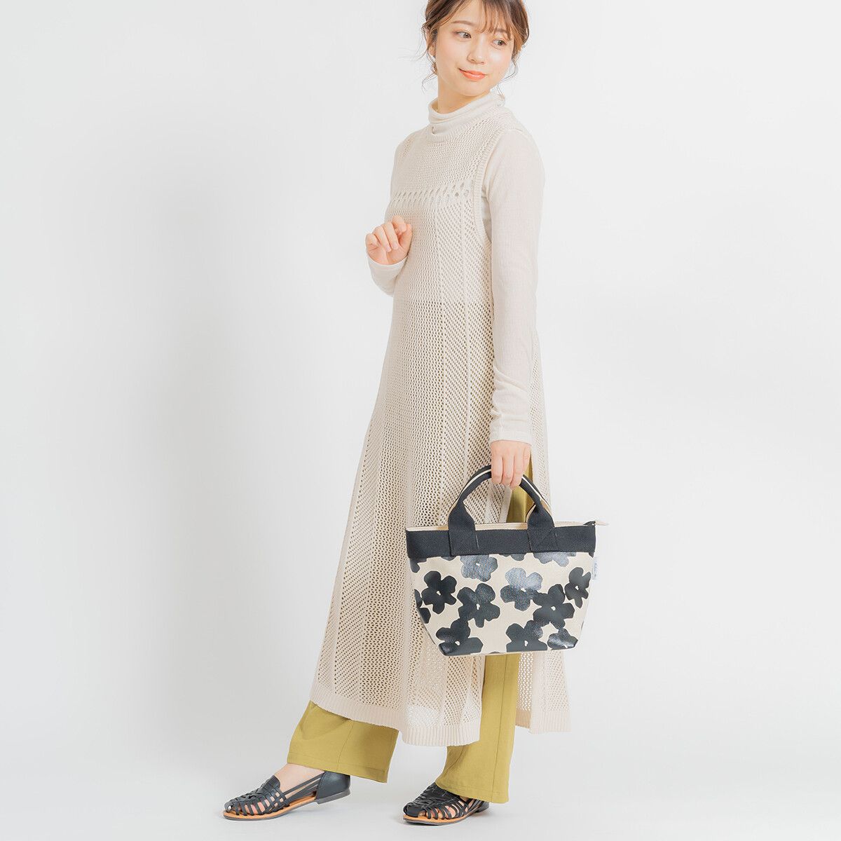 日本 Chepeli - 簡約輕量手提托特包/帆布包-花朵-米x黑