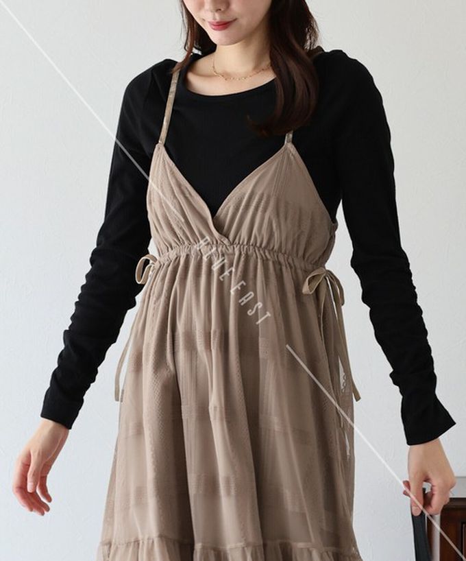 日本 BLUE EAST - 甜美植絨大格紋吊帶背心洋裝-黑