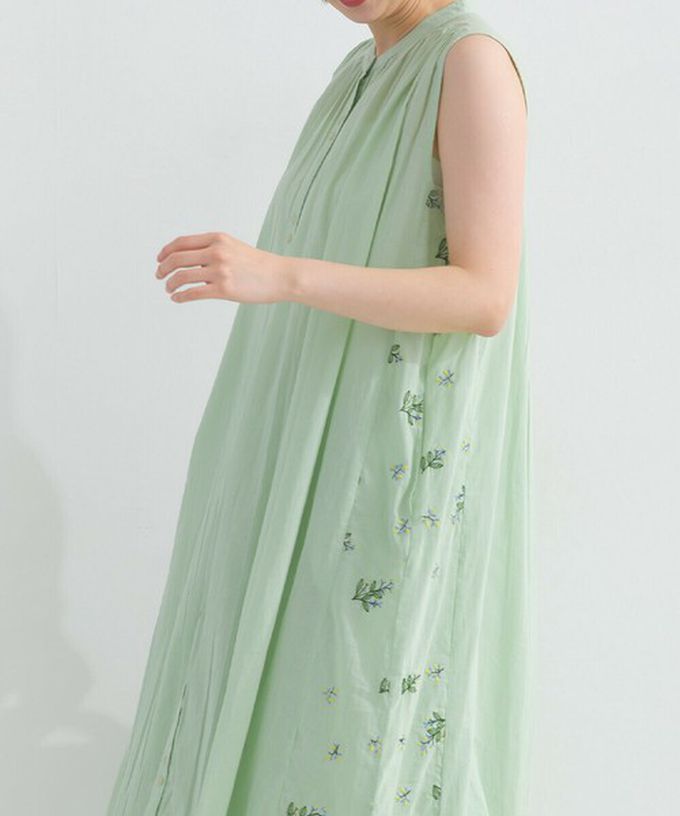 日本 Lupilien - 100%印度棉 優美植物側邊刺繡無袖洋裝-海軍藍